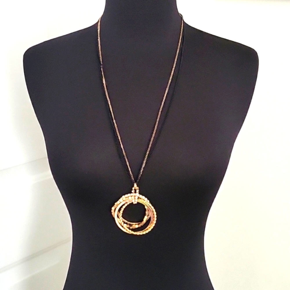🤎 Beautiful Gold Hoop Necklace 🤎